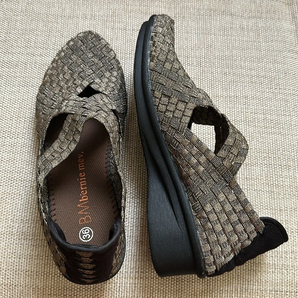 BERNIE MEV Metallic Gold Wedge Platform Pull on Shoes EU 36 EUC